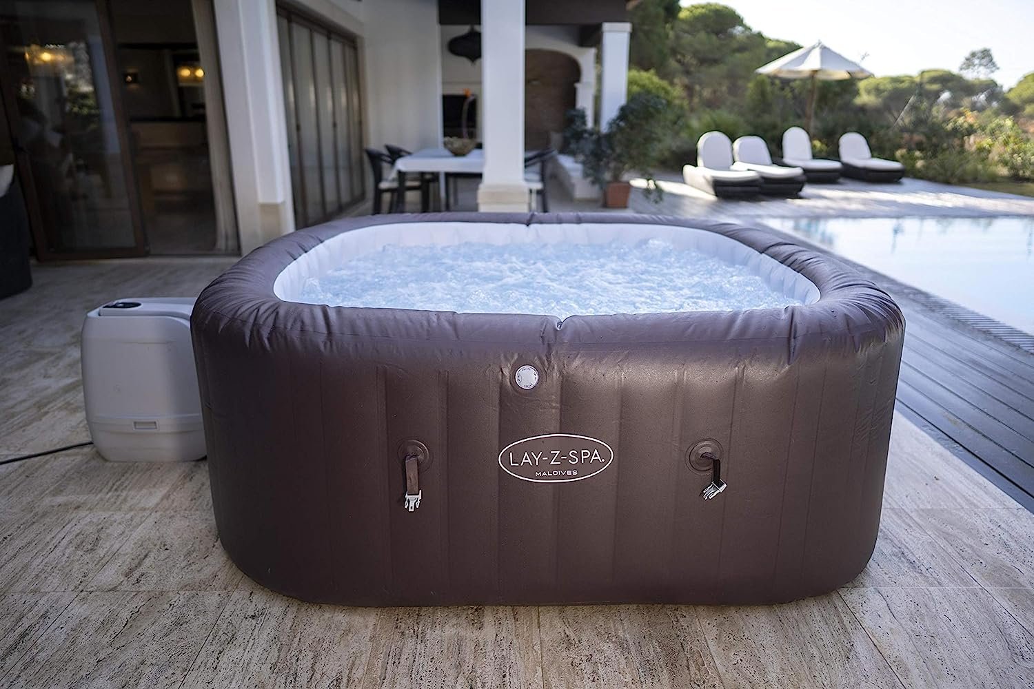 SaluSpa Maldives HydroJet Pro Luxury Inflatable Hot Tub, 5-7 Person