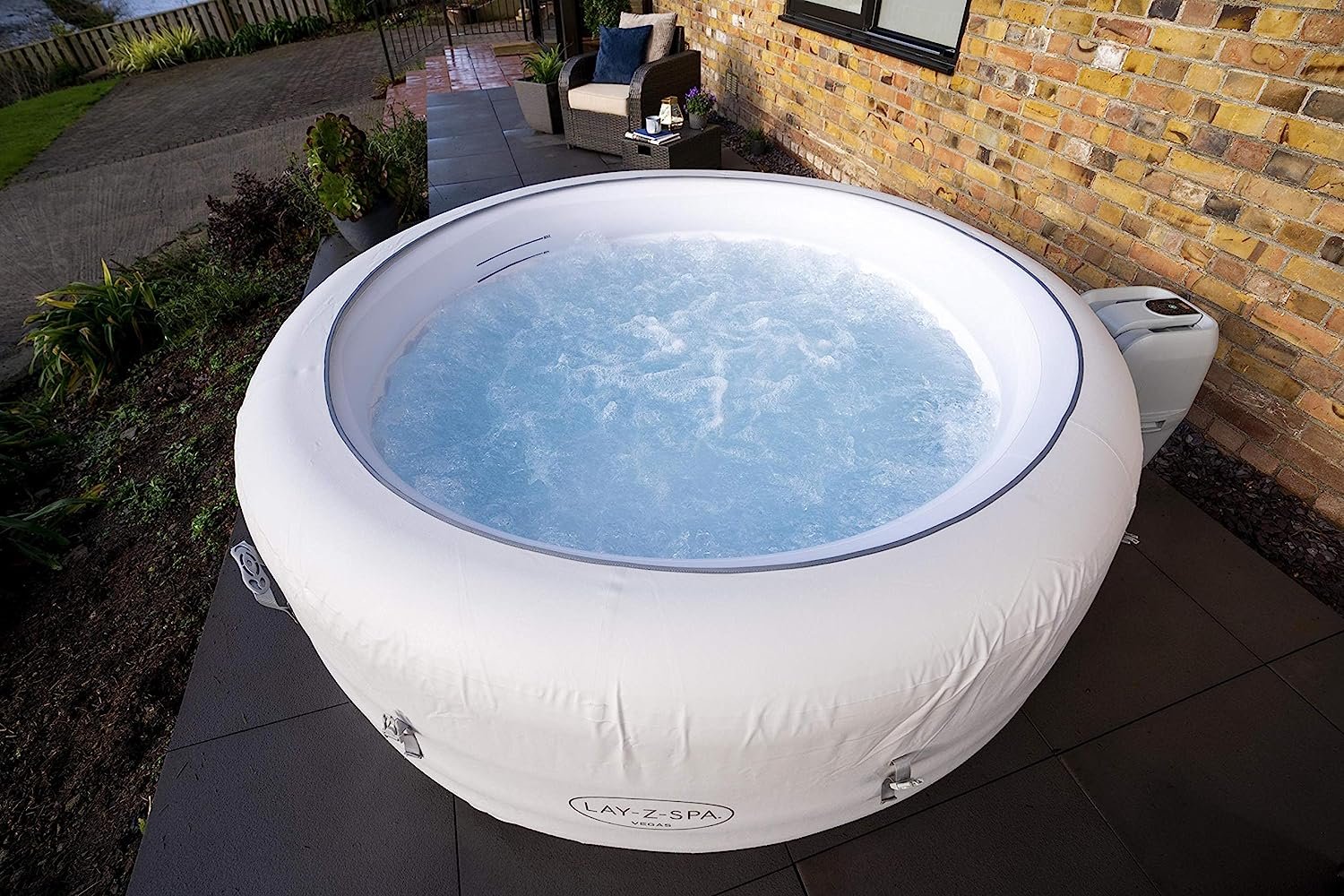 SaluSpa Vegas AirJet Inflatable Hot Tub 4-6 Person