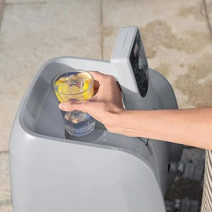 SaluSpa Madrid Hot Tub